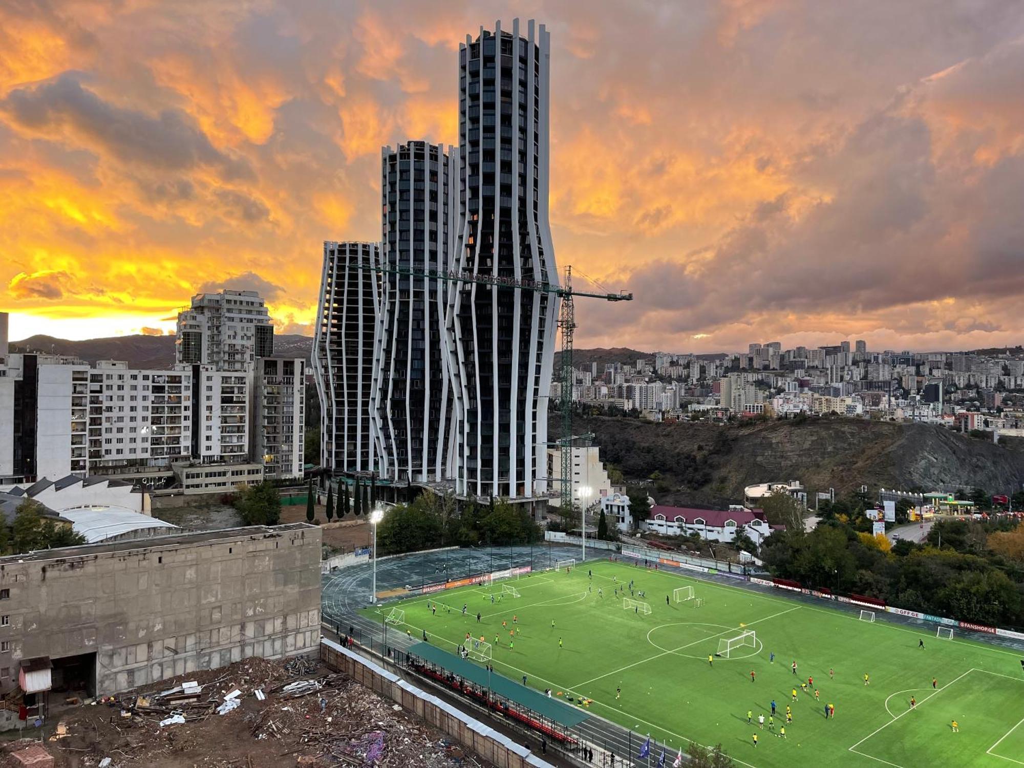 Full Comfort Apartment At Chavchavadze Tbilisi Exterior photo