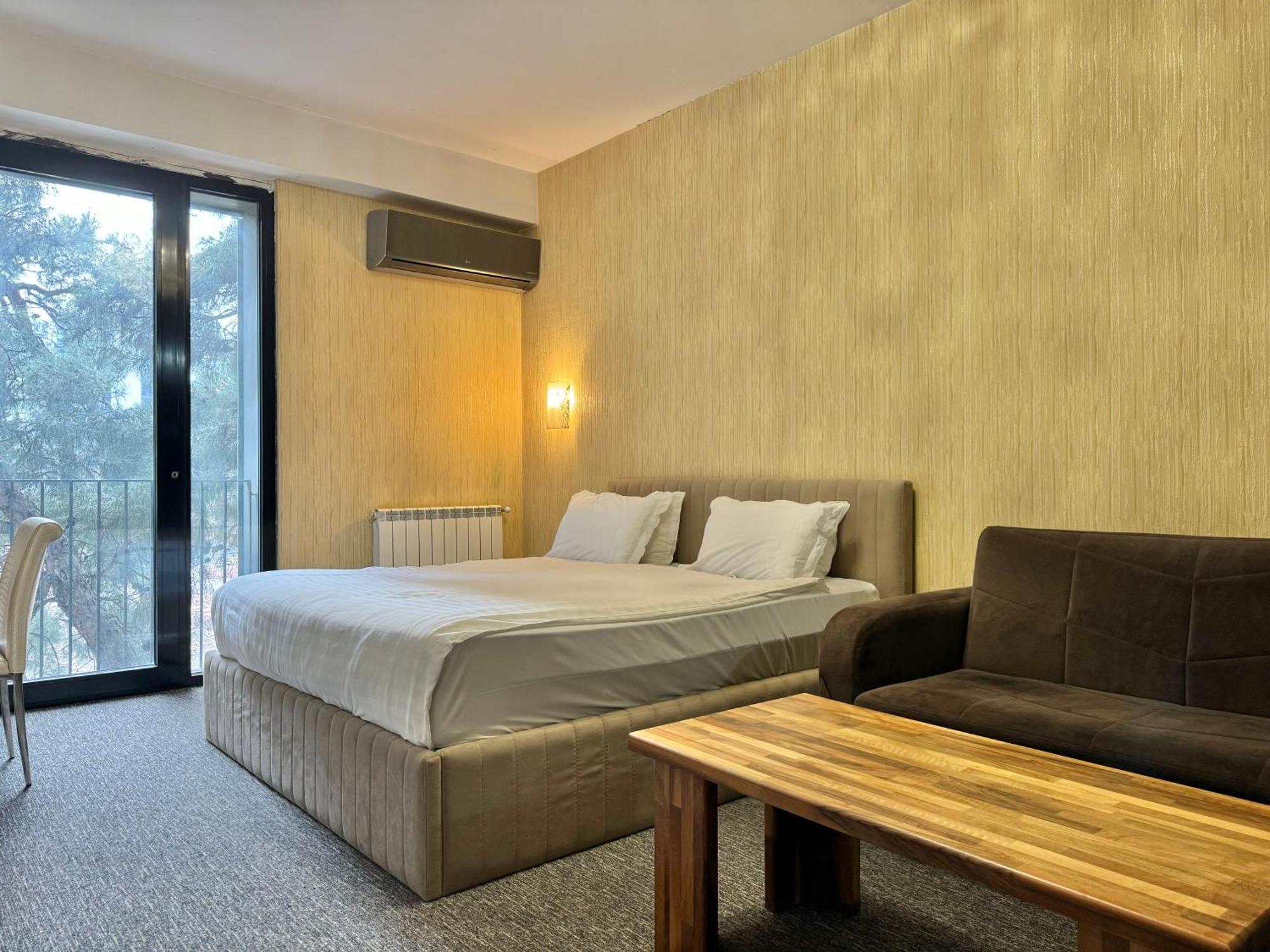 Full Comfort Apartment At Chavchavadze Tbilisi Exterior photo