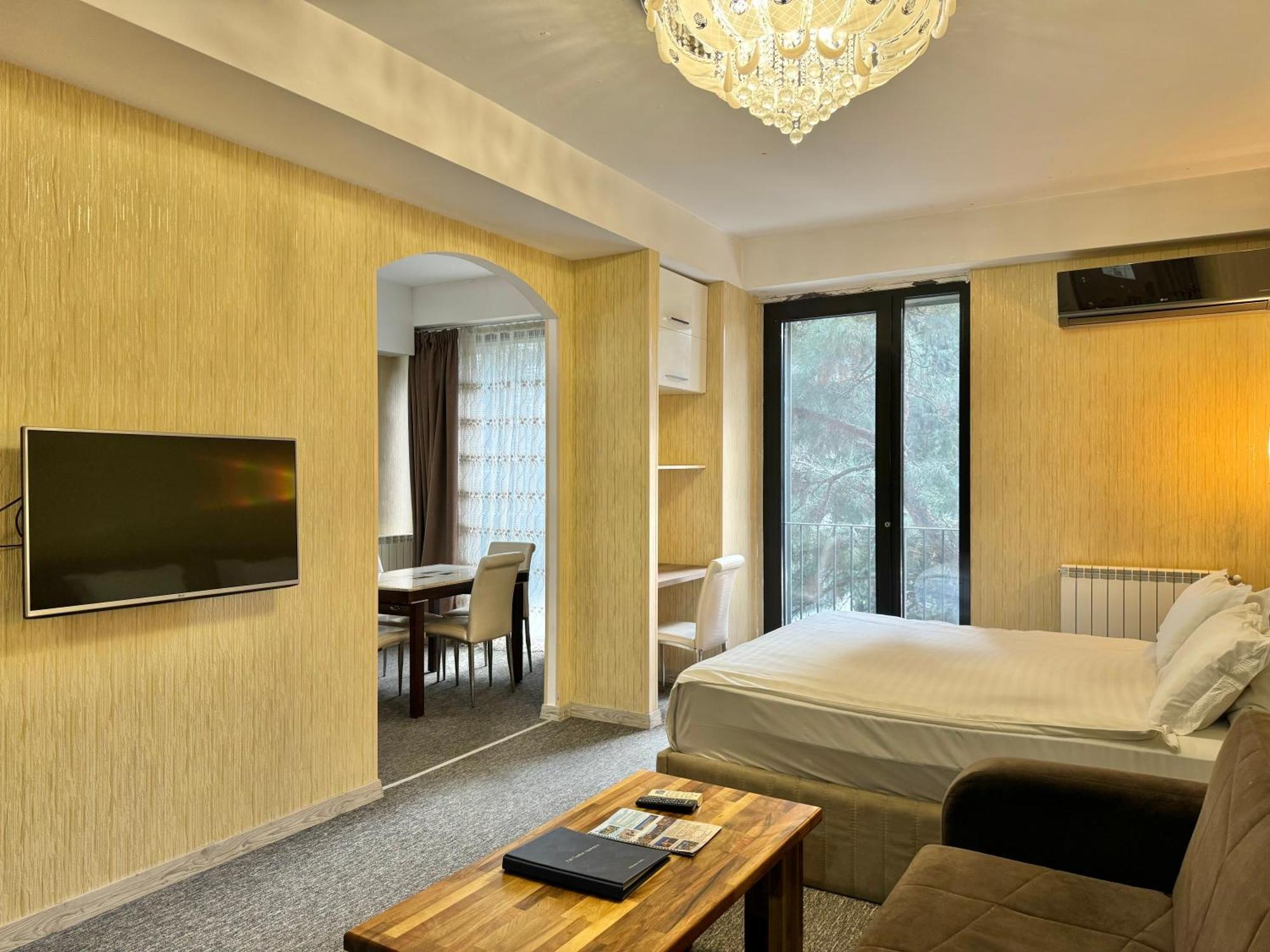 Full Comfort Apartment At Chavchavadze Tbilisi Exterior photo