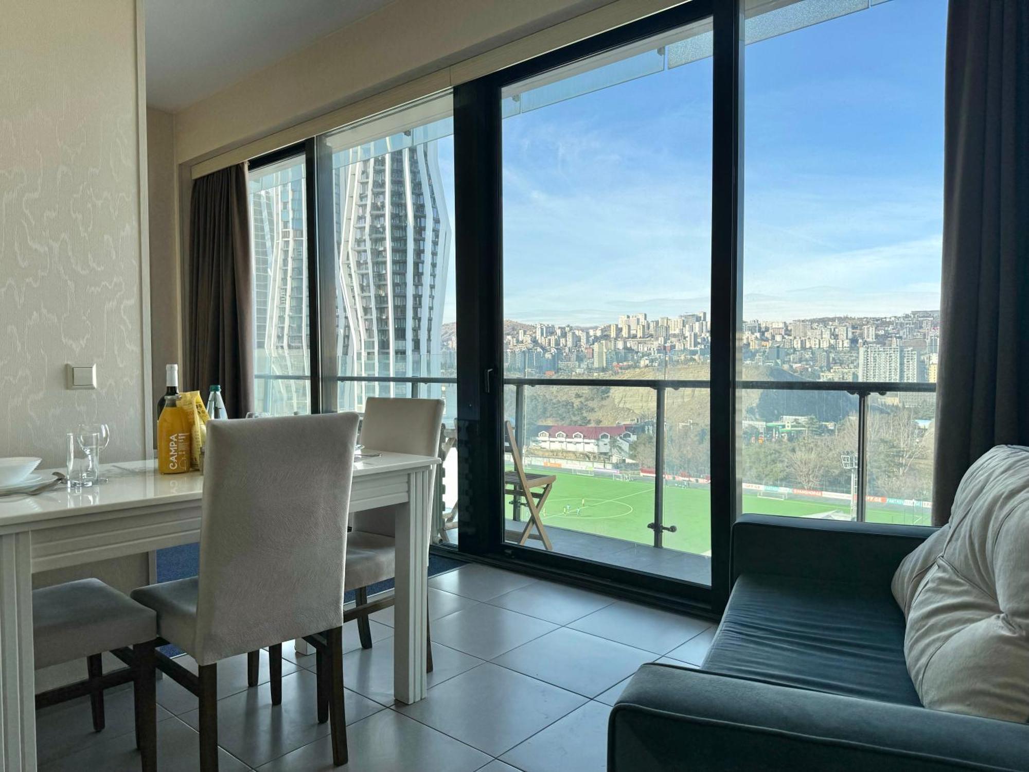 Full Comfort Apartment At Chavchavadze Tbilisi Exterior photo