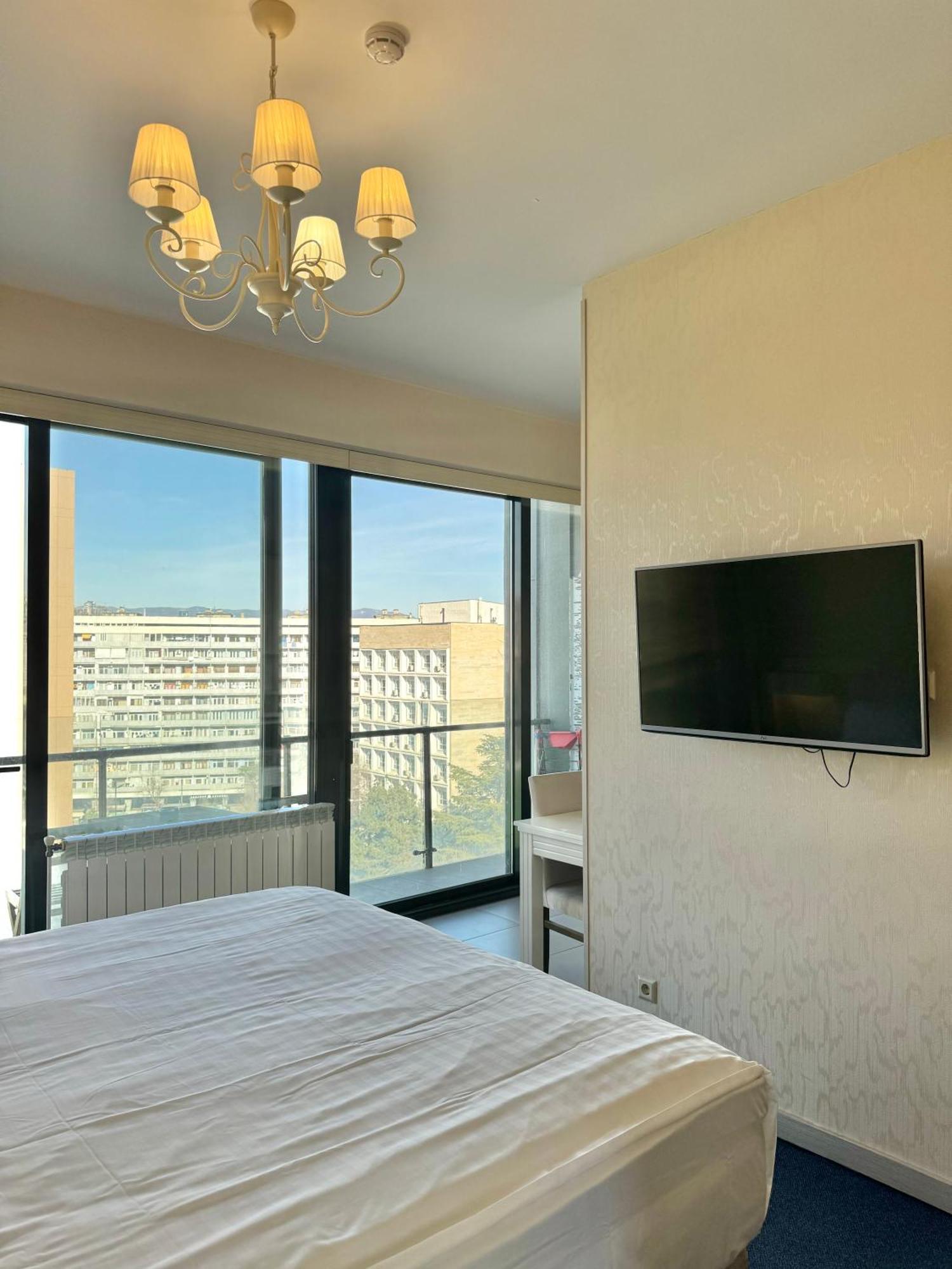 Full Comfort Apartment At Chavchavadze Tbilisi Exterior photo