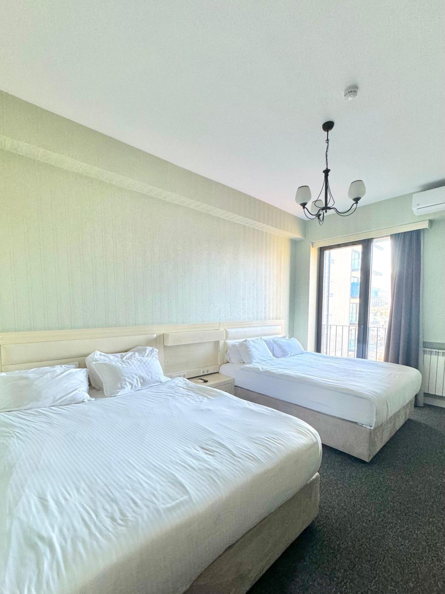 Full Comfort Apartment At Chavchavadze Tbilisi Exterior photo